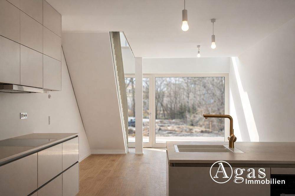 ERSTBEZUG! Stilvolle 3-Zimmer-Maisonettewohnung mit Garten in Wedding