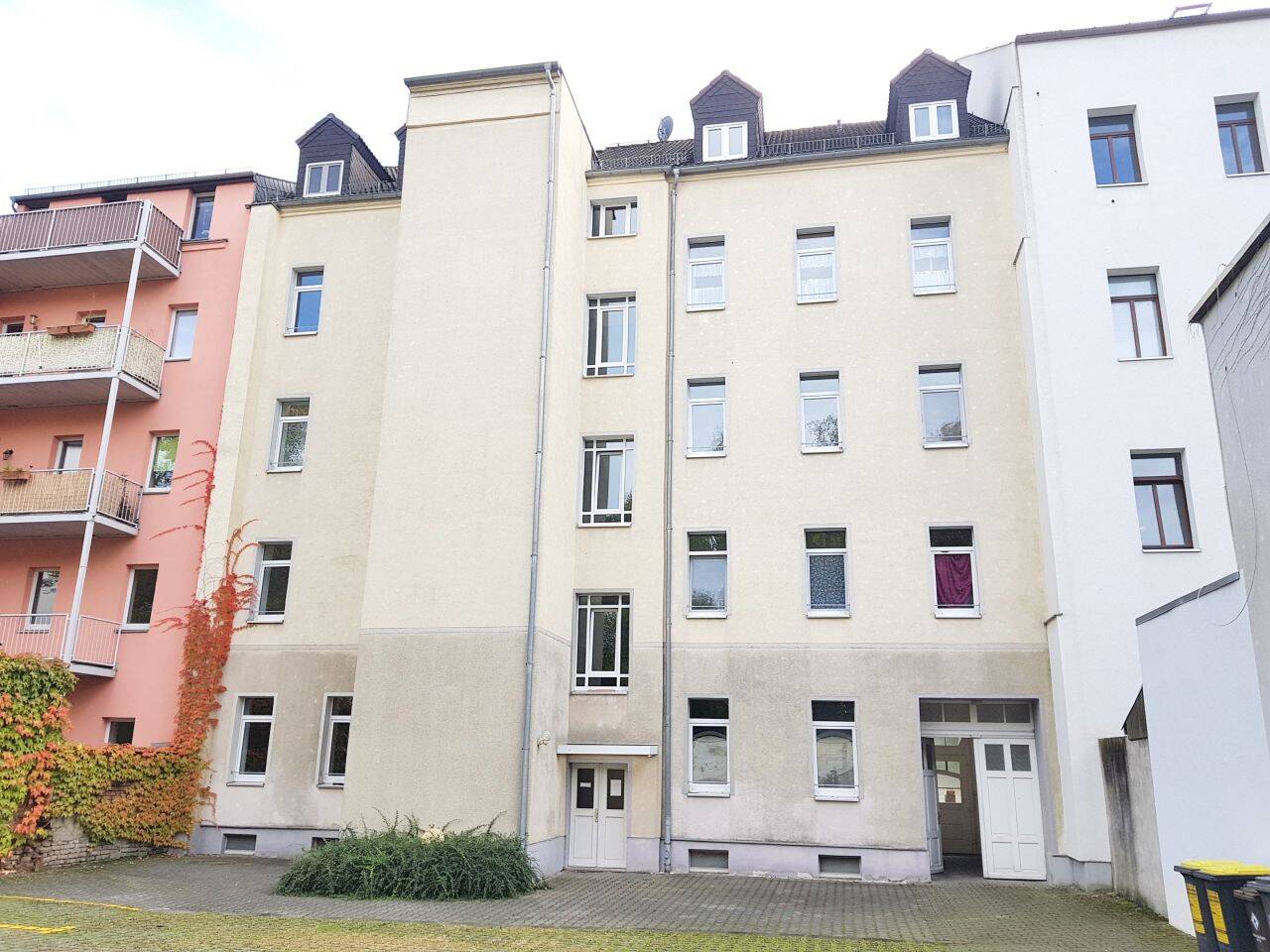 Lichtdurchflutete und großzügige 2-Zimmer-Dachgeschosswohnung im begehrten Stadtteil Schlosschemnitz – Chemnitz – Vorschaubild 2