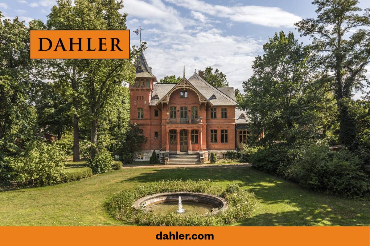 Denkmalgeschützte Villa mit historischer Ausstattung auf vier Ebenen direkt am Park Sanssouci – 14471 Potsdam – Bild 1 von 9