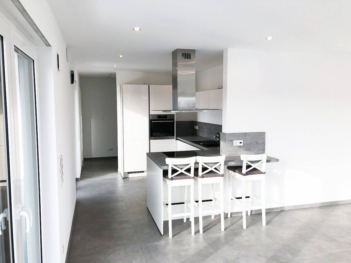 Penthouse-Wohnung in bester Lage mit drei Zimmern sowie Balkon und Einbauküche in Paderborn – Paderborn – Vorschaubild 3