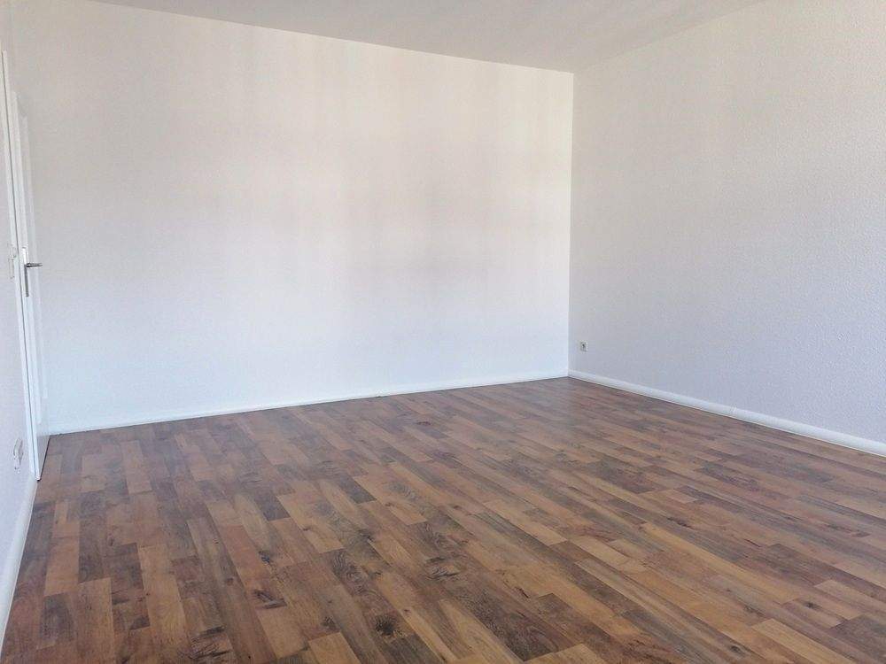 !! Dachgeschoss, 3-Zimmer-Wohnung mit Laminat in Chemnitz / Gablenz !! – Chemnitz – Vorschaubild 2