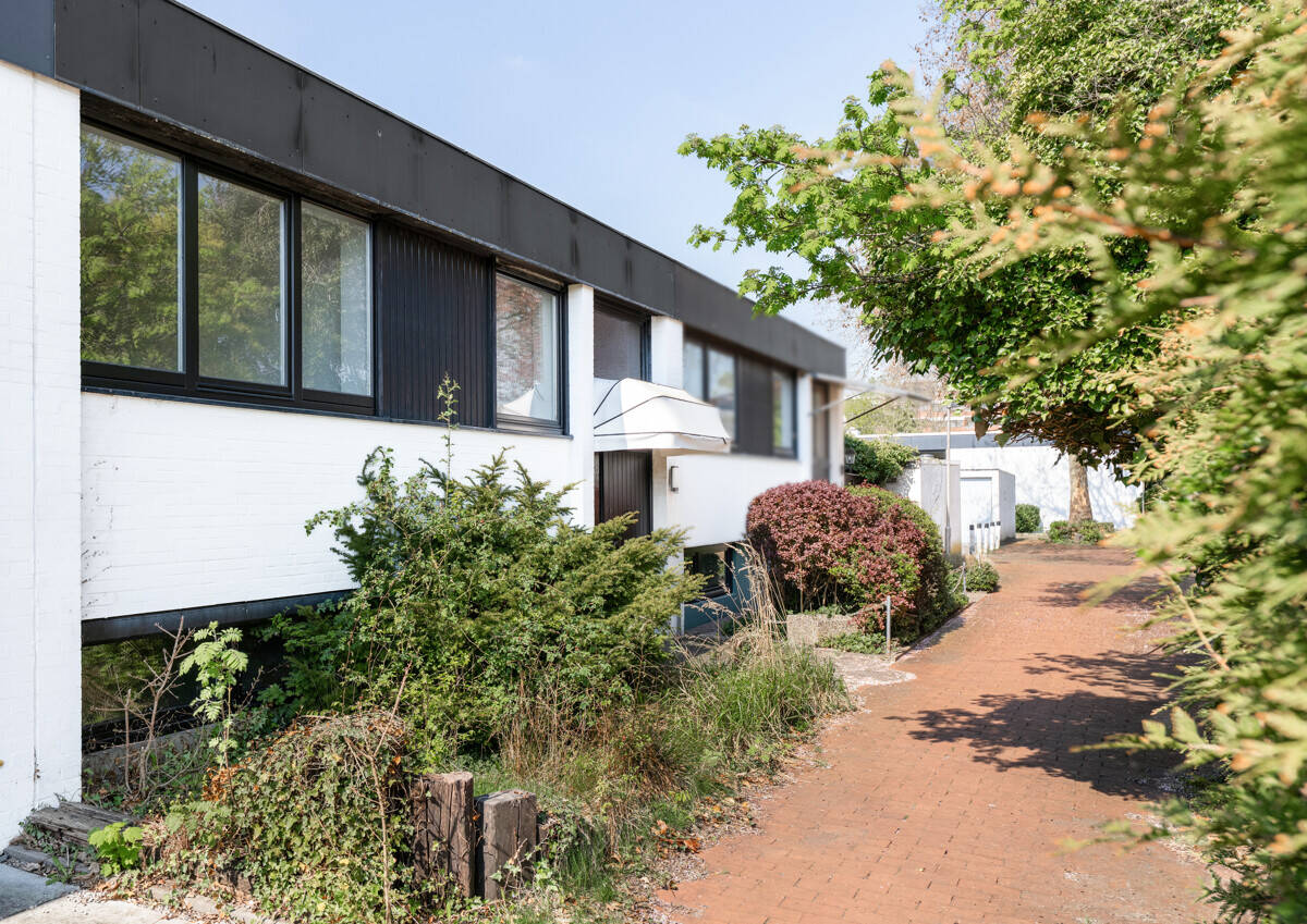 Günstige Gelegenheit - Renovierungsbedürftiges Reihenhaus in Bestlage von Bremen – Bremen – Vorschaubild 2