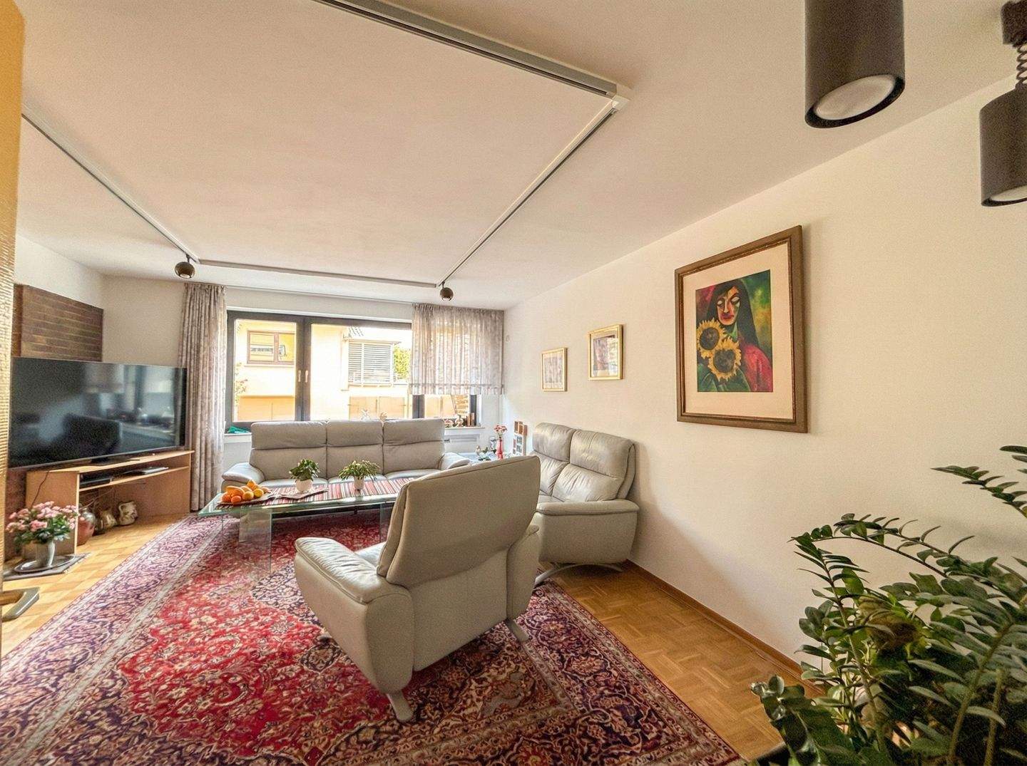 Großzügiges Zuhause für Familien: 6 Zimmer, 2 Bäder, 45 m² Terrasse + Garagen – Duisburg – Vorschaubild 6