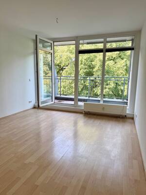 2 Zimmerperle mit grünem Ausblick und Westbalkon Sofortbezug in Hakenfelde