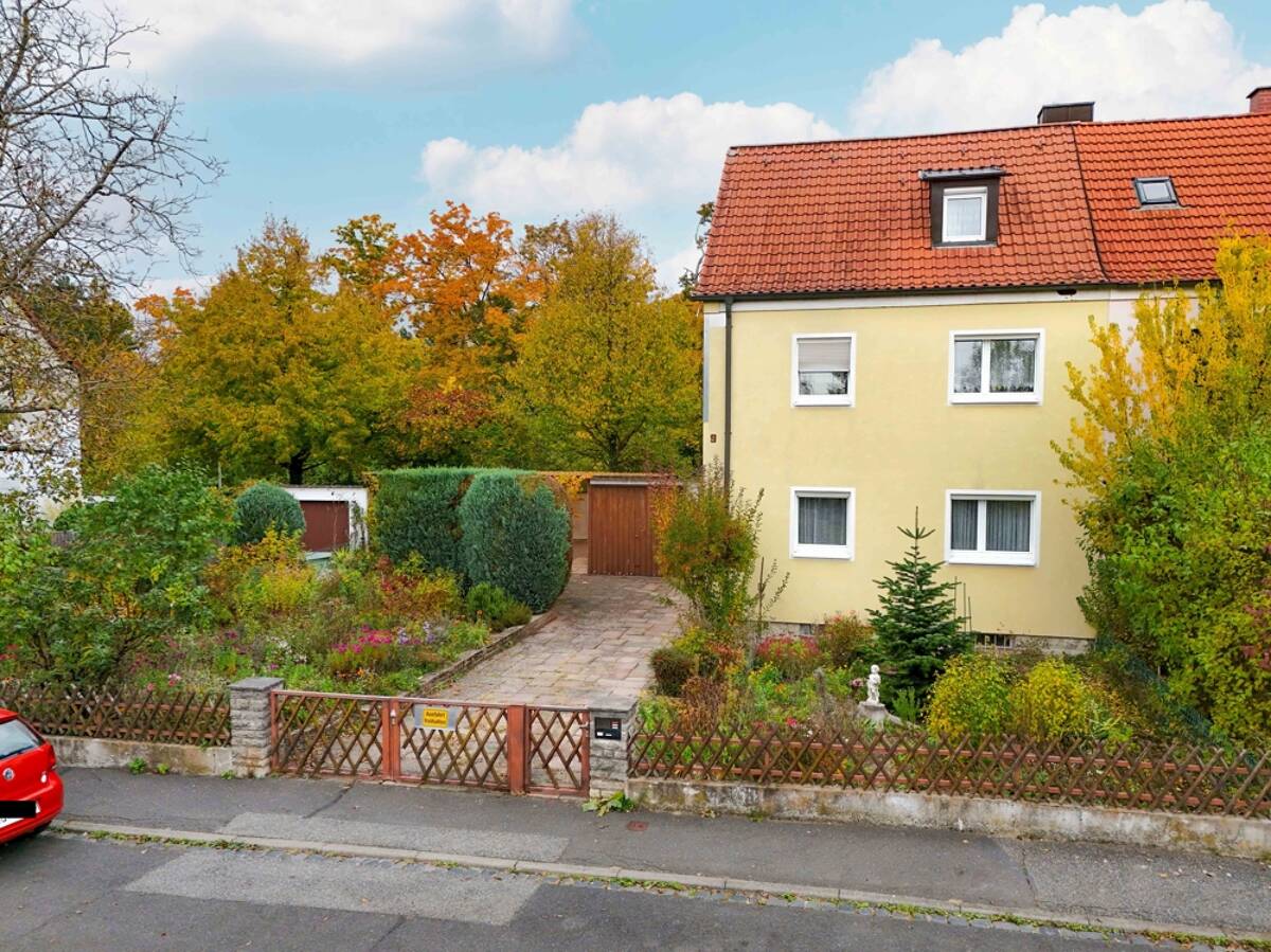 Charmante Doppelhaushälfte - naturnah wohnen! – 97074 Würzburg – Bild 1 von 9