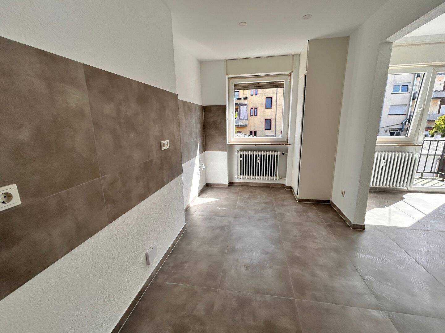 Attraktive 63 m2 Wohnung - Erstbezug nach Renovierung ! – Saarbrücken – Vorschaubild 2