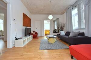 Wunderschöne Altbauwohnung mit Balkon und Stellplatz in Stuttgart West
