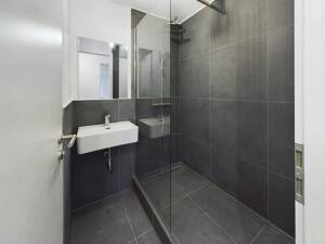 Sanierte 3-Zimmer-Wohnung mit Westbalkon, Weitblick & TG-Stellplatz - vermietete Kapitalanlage – 81243 München – Vorschaubild 9