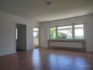 Seltene Gelegenheit! Gemütliche 4-Zimmer-Wohnung mit Balkon in ruhiger Lage! Saniert & bezugsfertig
