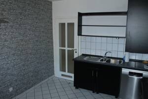 Nähe City & Innenhafen : Schöne 2 Raum Wohnung , große Wohnküche mit EBK – Ruhrorter Str. 19, 47059 Duisburg – Vorschaubild 3