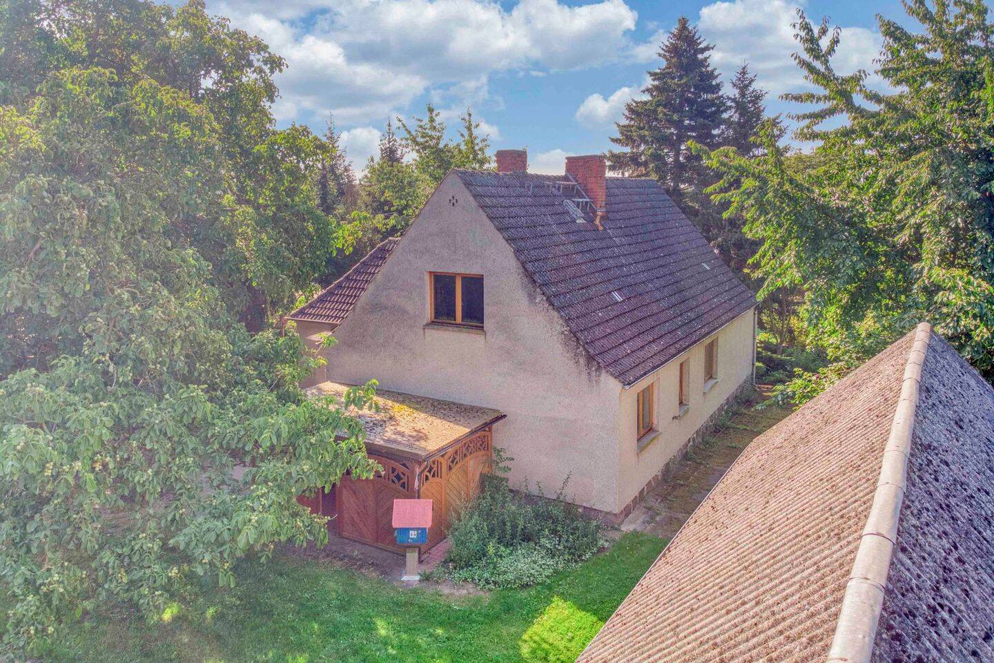 Renovierungsbedürftiges Einfamilienhaus samt Garten, 2 Garagen und 3 Freistellplätzen – Neuenkirchen – Vorschaubild 6