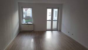 Sofort verfügbar +Eigennutz oder Kapitalanlage!? Helle und ruhig gelegene 2-Raum-WE mit Balkon, Tiefgaragenstellplatz
