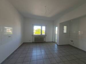 Modernisierte 3-Zimmer-Wohnung mit Wintergarten und Wannenbad in Köln-Mülheim