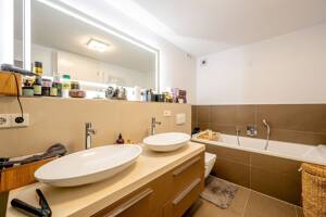 Wohnen mit Weitblick - stilvolle 3-Zimmer-Wohnung mit exklusivem Skylineblick – 60438 Frankfurt am Main – Vorschaubild 7
