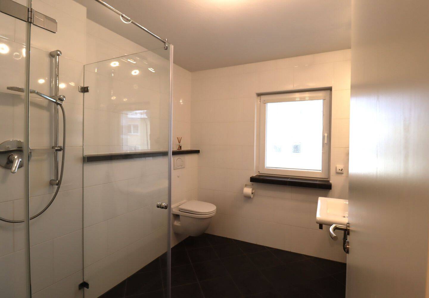 Attraktive 2-Zimmer-Wohnung mit Balkon, 2 TG-Stellplätzen und Ausbaupotenzial in Nürnberg-Wöhrd – Nürnberg – Vorschaubild 8