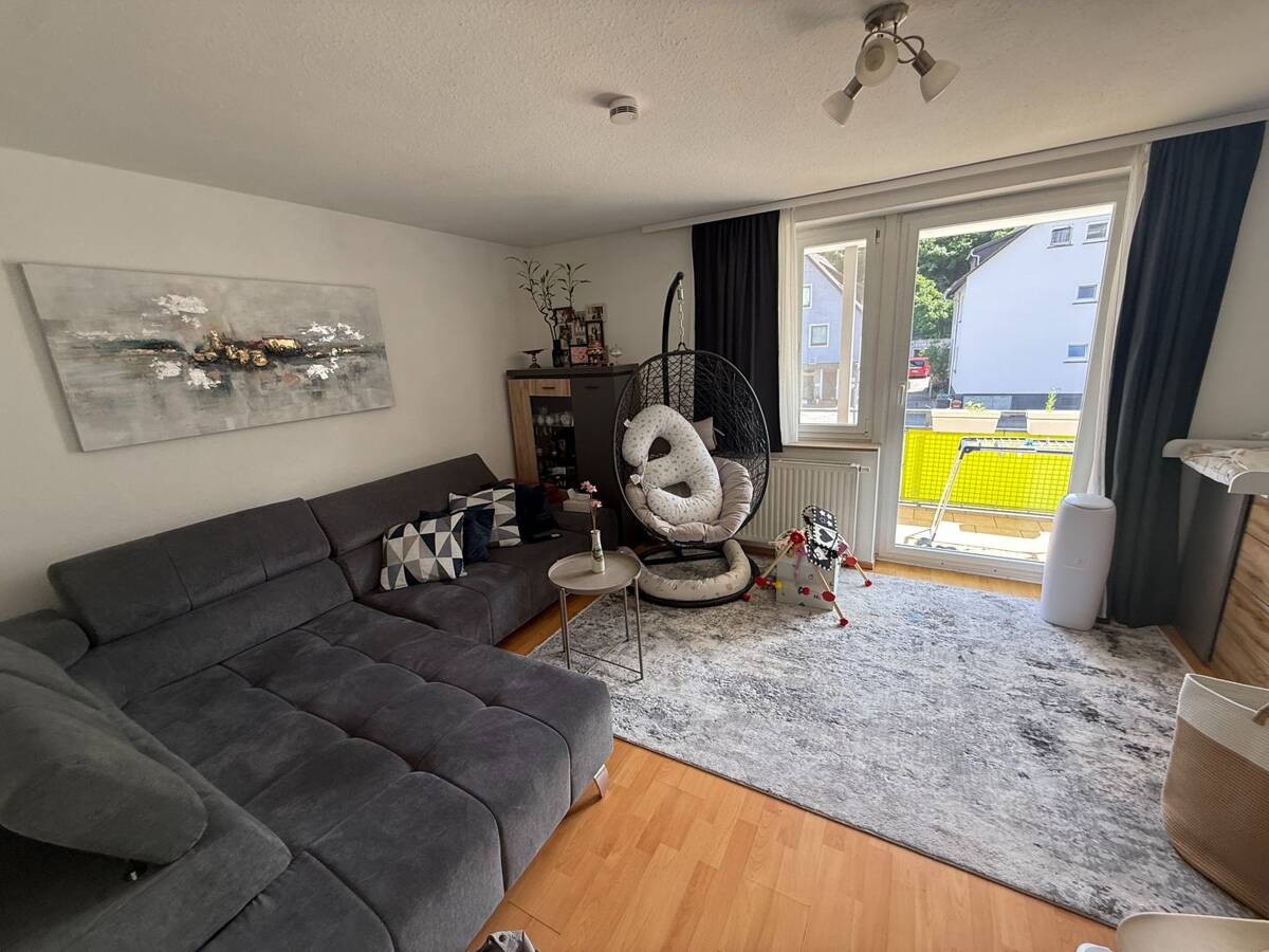 PERFEKT: Schöne, gemütliche 3-Zi.-Whg. in S-Rohracker * EBK * TL-Bad * Balkon * Garage – 70329 Stuttgart – Bild 1 von 9