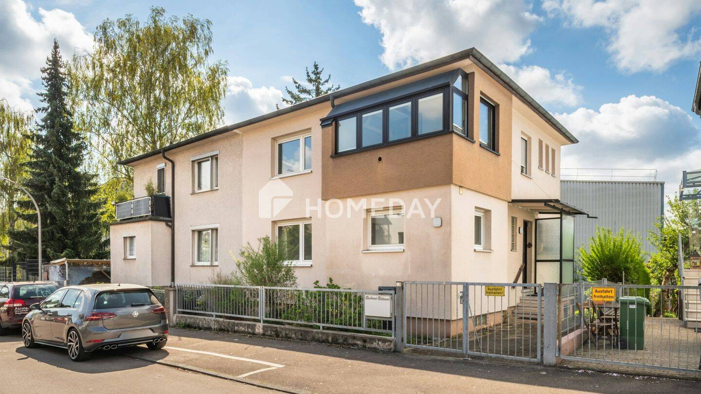 Doppelhaushälfte mit Garten, 5 Zimmern und Ausbaupotenzial in Stuttgart Rot