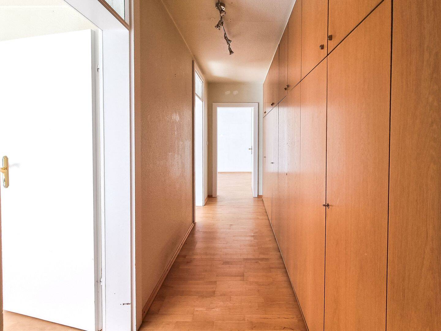 Lichtdurchfluteter Bungalow auf traumhaftem Grundstück inkl. Garage und Waldrandnähe – Schwabach – Vorschaubild 7