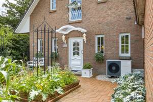 Hamburg-Sasel: Vielseitiges Einfamilienhaus mit traumhaftem, von Hagenbeck inspiriertem Garten – 22393 Hamburg – Vorschaubild 6