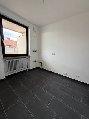Frisch renovierte, großzügige 3-Zimmer-Wohnung mit Dachterrasse im beliebten Wöhrd! – 90489 Nürnberg – Vorschaubild 9