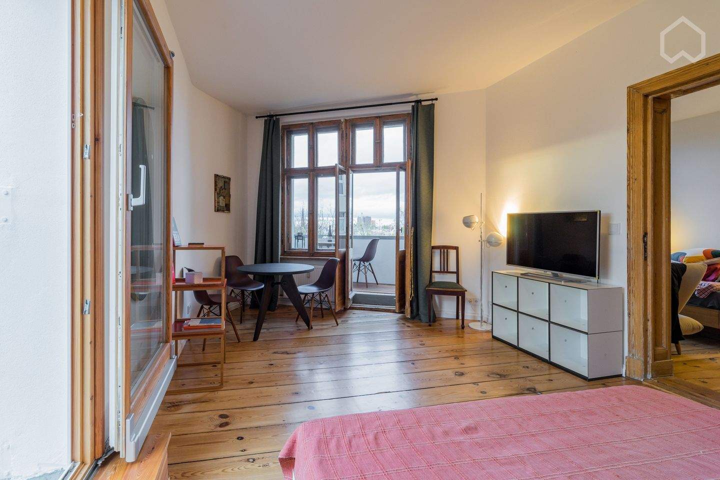 Schöneberg: Helle gemütliche Wohnung mit Loggia, Weitblick über Berlin und Gemeinschaftsdachterrasse – Berlin – Vorschaubild 4