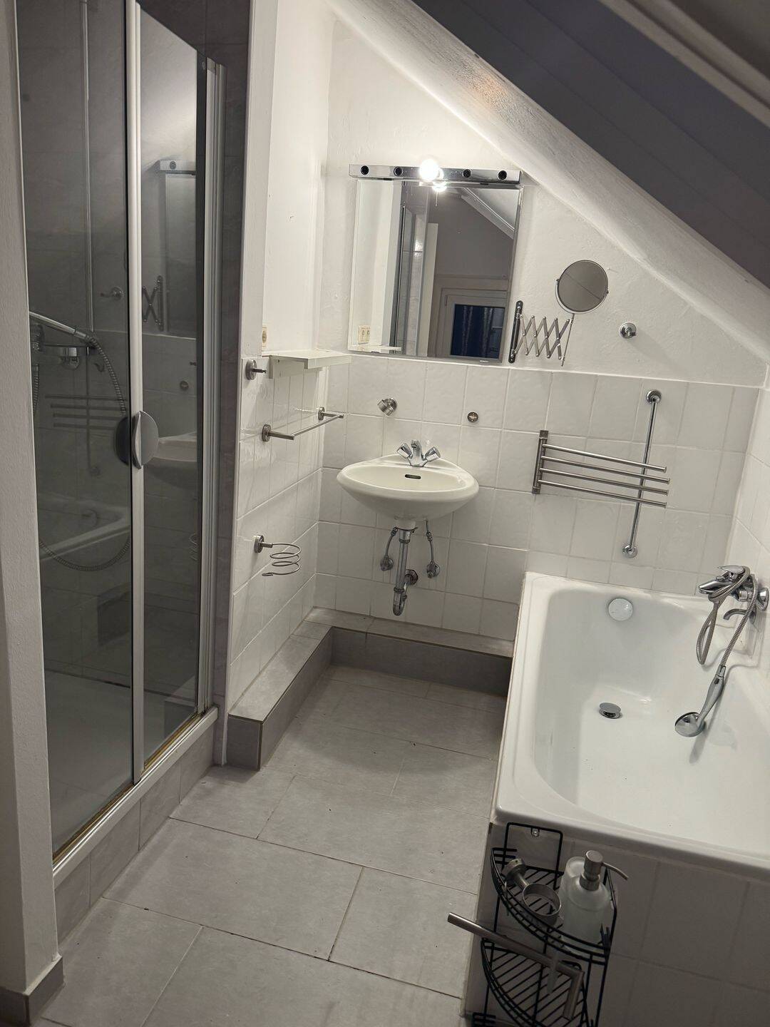 2 Zimmer in Innenstadt inkl. Einbauküche – Wiesbaden – Vorschaubild 2