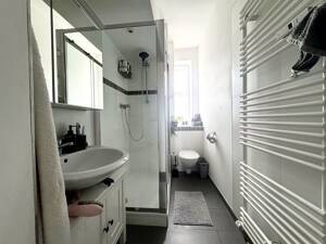 Sanierte 2-Zimmer Wohnung in zentraler und beliebter Lage! – 22049 Hamburg – Vorschaubild 4