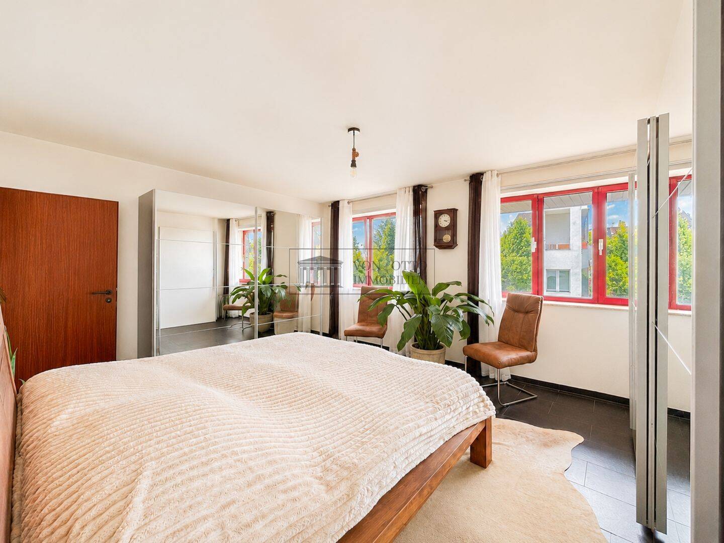 Wohntraum am Rhein: Exklusive 4-Zimmer Wohnung in Rodenkirchen – Köln – Bild 1 von 9