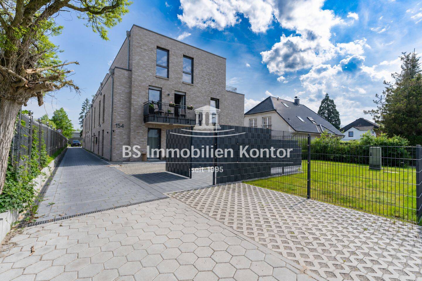 Schnelsen! Exklusive Neubau-EG Wohnung Nr. 05 mit Terrasse in zentraler Lage! – Hamburg – Bild 1 von 9