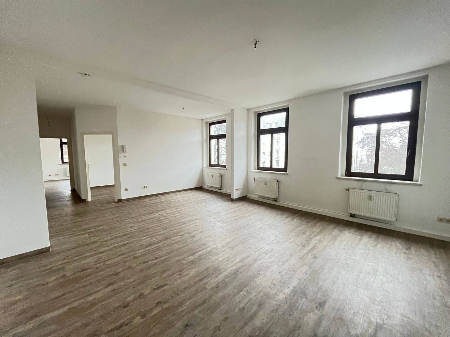 Familienwohnung oder WG mit 5 Zimmern im Herzen von Chemnitz – Chemnitz – Vorschaubild 3