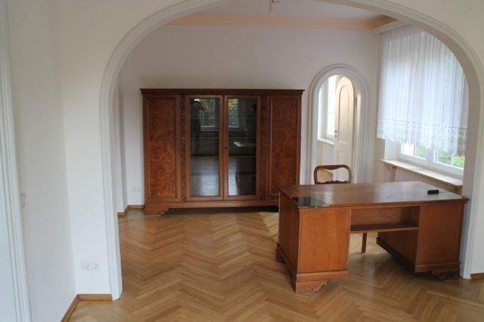 Attraktive 5,5 Raum- Wohnung in 01187 Dresden zu vermieten – Dresden – Vorschaubild 9