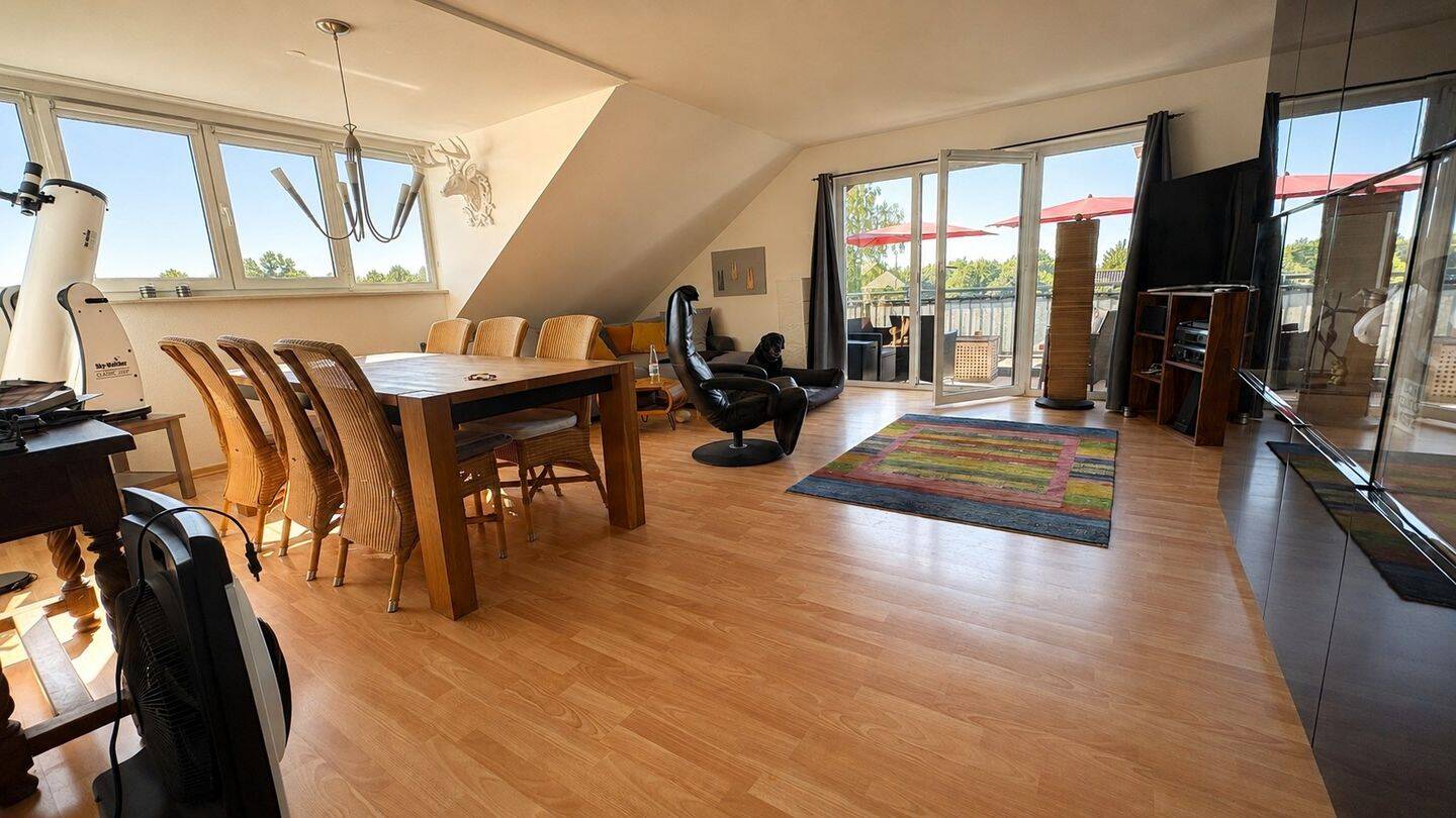 Großzügige, lichtdurchflutete 4-Zimmer-Wohnung mit Balkon und Weitblick in Much-Oberheiden