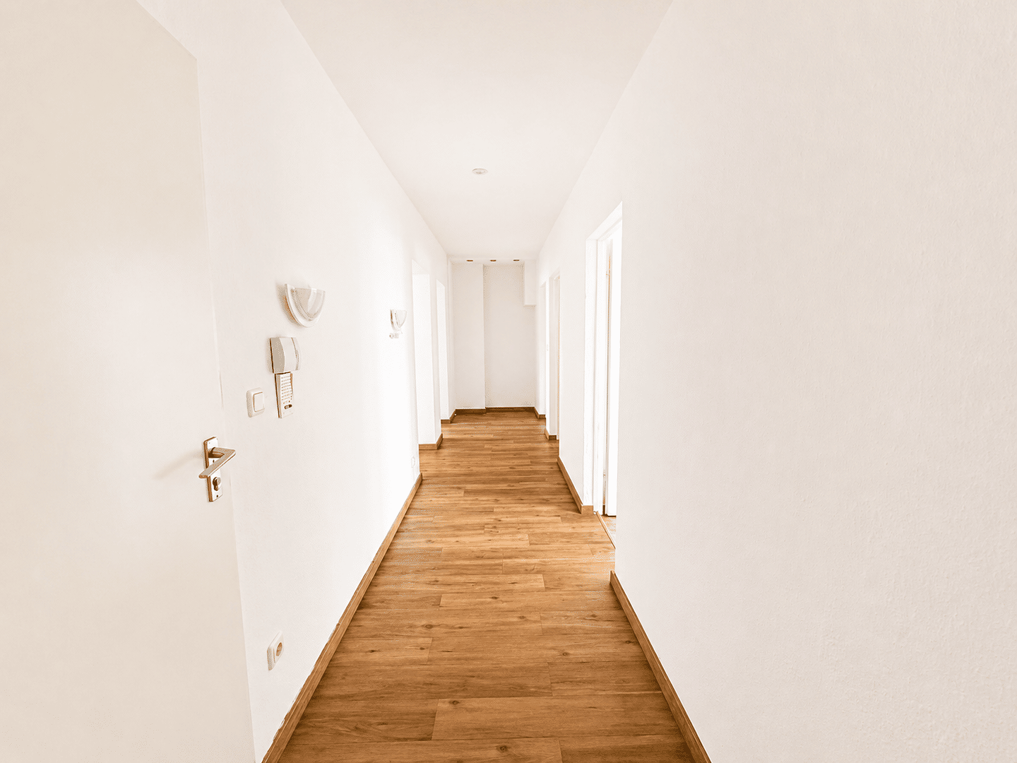 Helle WG-geeignete 2,5-Zimmer-Wohnung mit Einbauküche – München – Vorschaubild 4