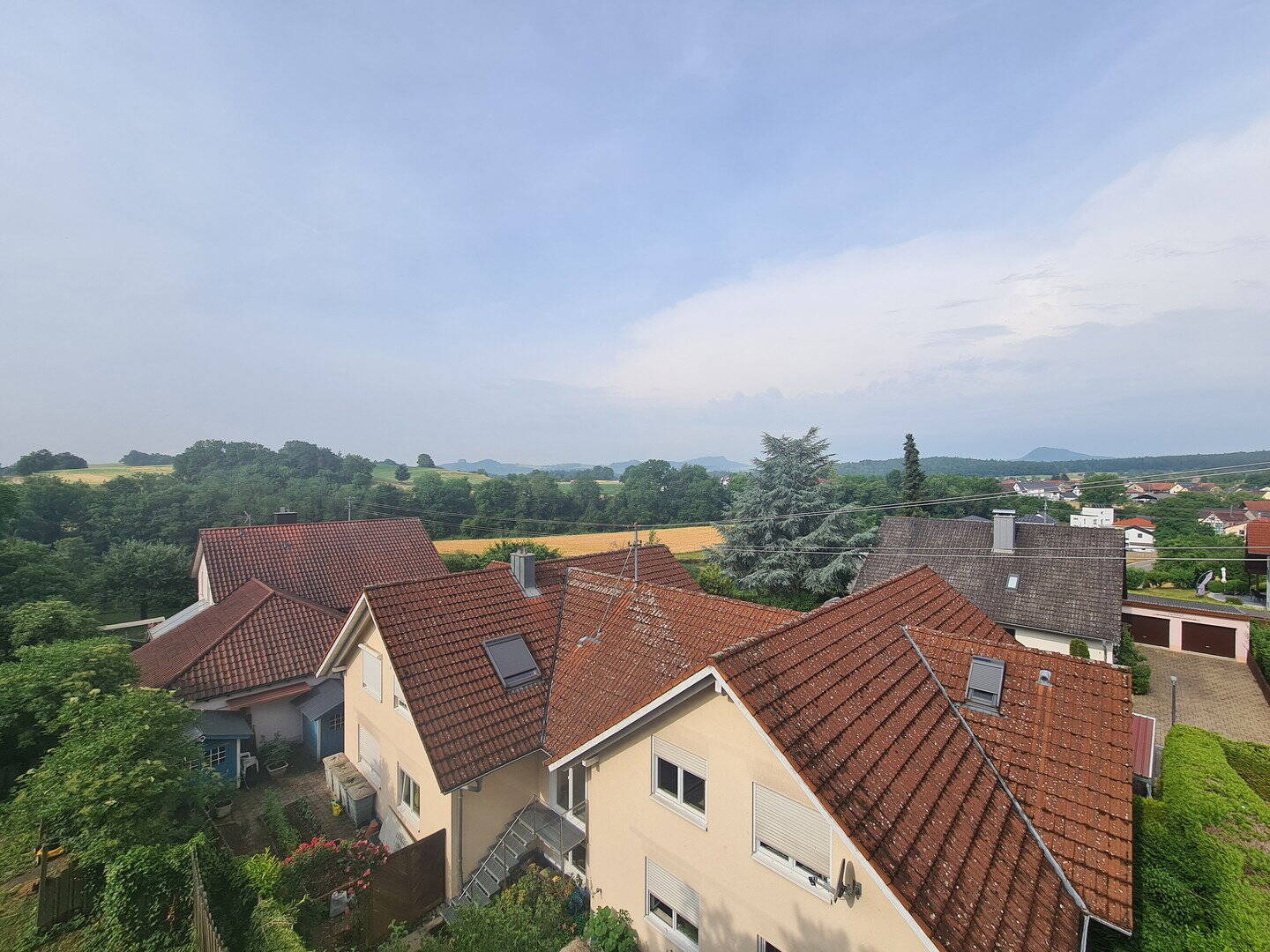 Attraktives Mehrfamilienhaus mit Panoramablick in Aach im Hegau - ideale Kapitalanlage! – Aach – Vorschaubild 2