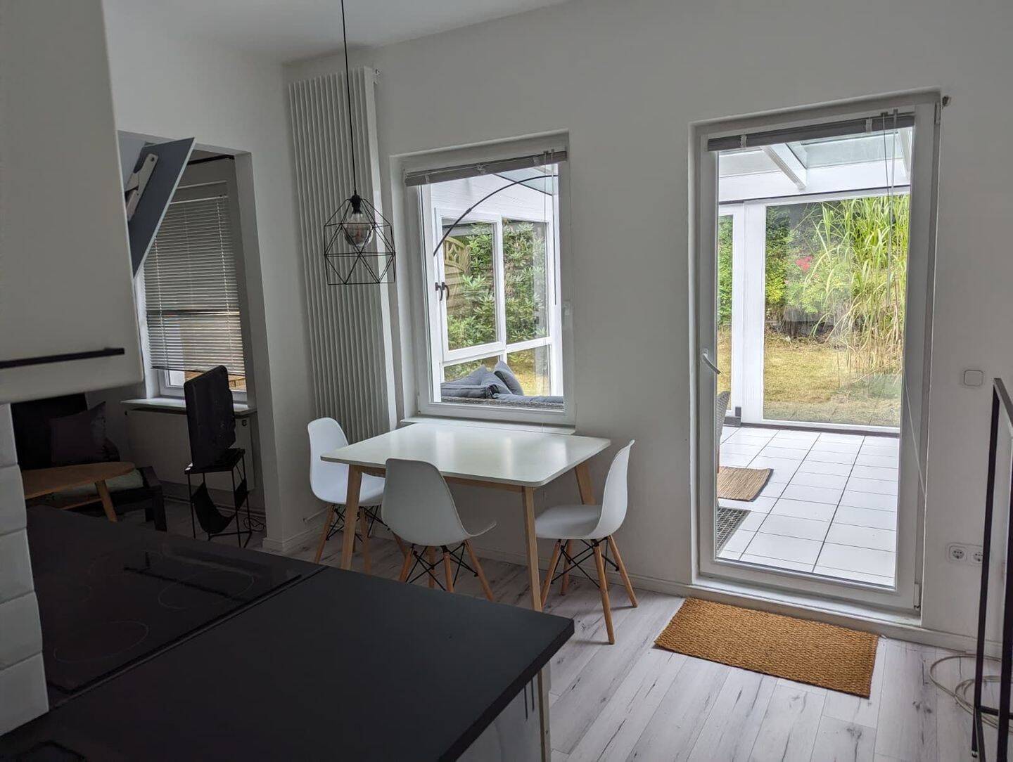 Wonderful furnished Flat with Pateo, Garden and Sauna - Wunderschöne zweieinhalb Zimmerwohnung mit eigenem Garten, Wintergarten, Sauna – Hamburg – Vorschaubild 4