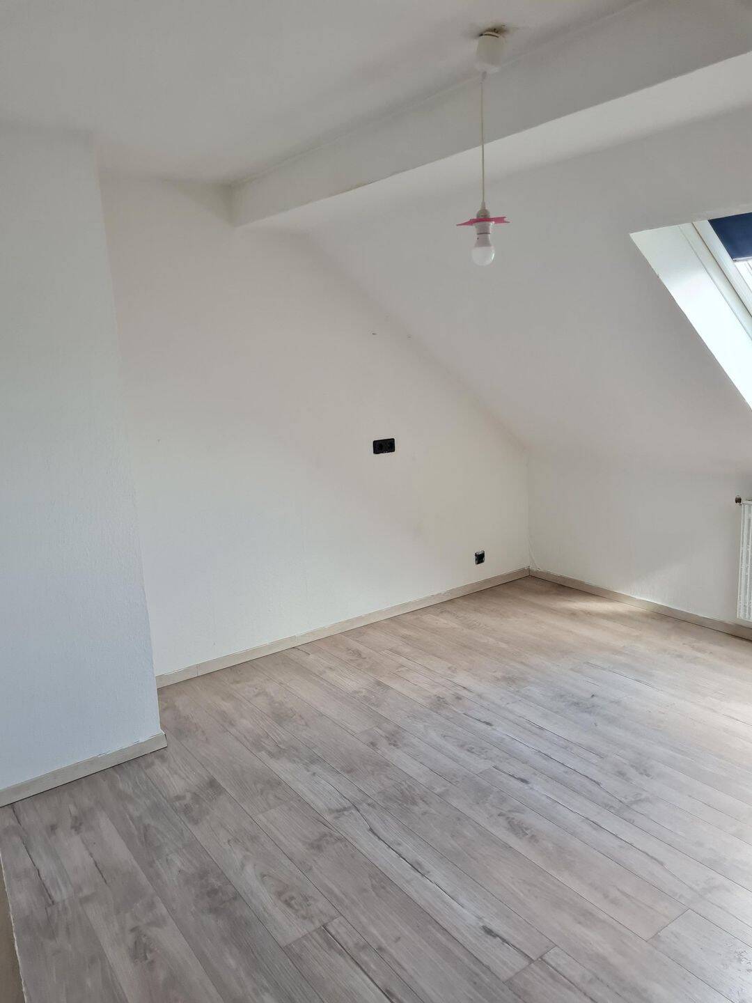 °°° 6,0 Zimmer-Maisonette-Wohnung im 3.OG °°° – Duisburg – Vorschaubild 8