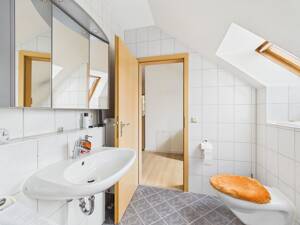 Großzügige und helle Dachgeschosswohnung in ruhiger Lage Oberfürberg – 90768 Fürth – Vorschaubild 6