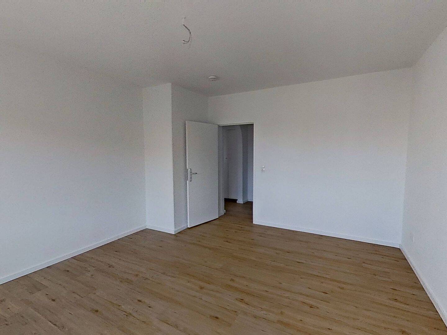 Lichtdurchflutete 3-Zimmer-Wohnung mit BALKON – Uetersen – Vorschaubild 2