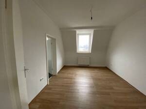 Wer will mich!? Zentrale 2-Zimmer-Wohnung, frisch saniert! – 45141 Essen – Vorschaubild 4