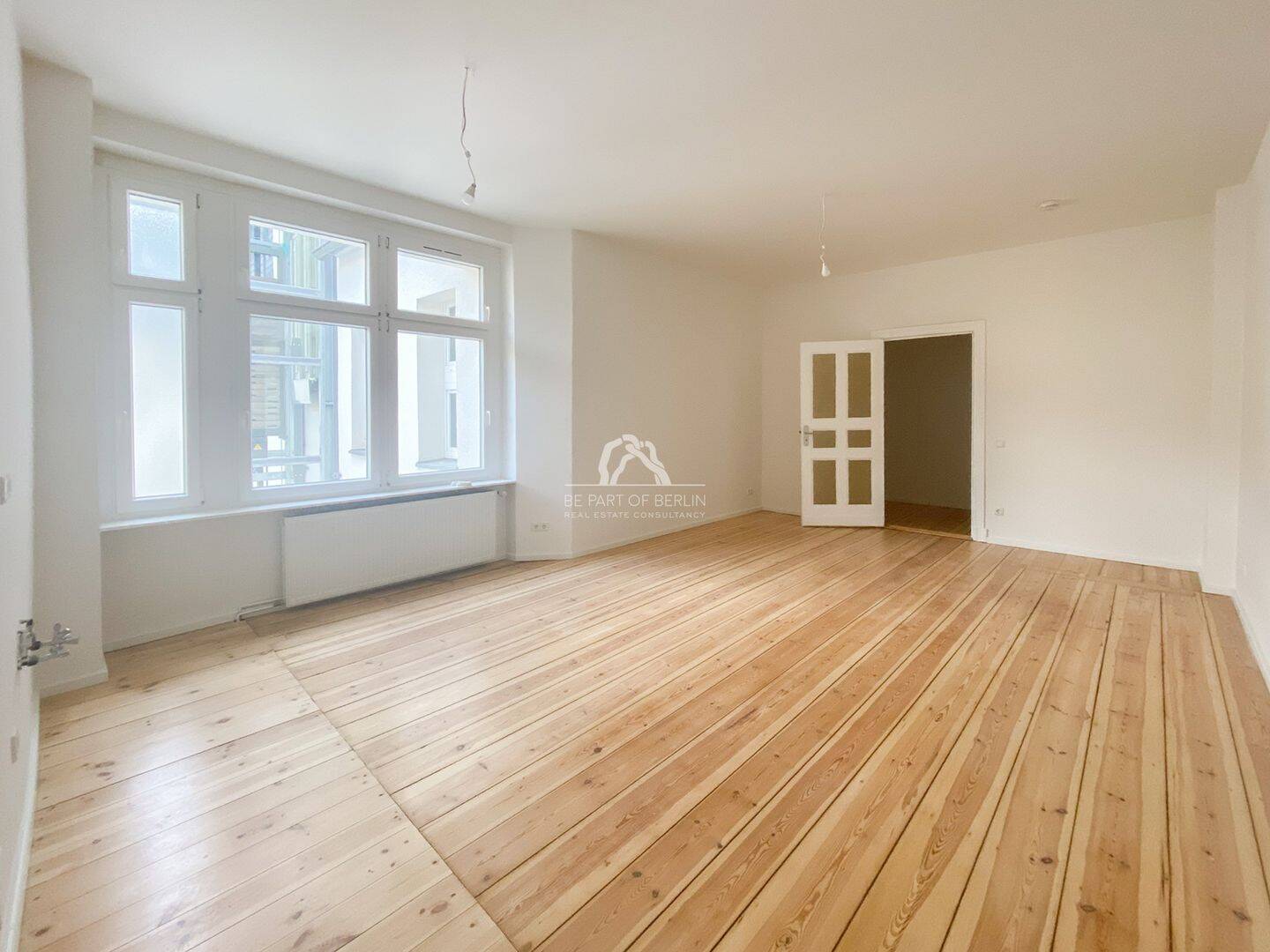 SANIERT MIT WOHNKÜCHE | BESTLAGE SAMARITERKIEZ | SEITENFLÜGEL 4.OG | OHNE AUFZUG | PROVISIONSFREI |
