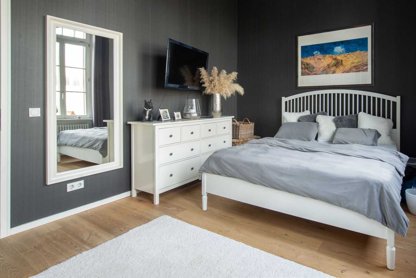 Bezugsfreie 2-Zimmer-Wohnung in historischem Charlottenburger Ensemble – Berlin – Vorschaubild 3