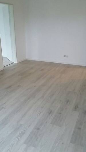 Hübsche 2-Zi., EBK, Parkplatz mit großer Sonnenbalkon ab 01.09. oder 01.10. – 28329 Bremen – Vorschaubild 7