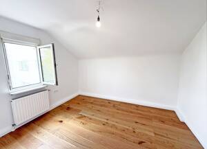 S-MITTE: Modernisierte Dachgeschoss-Wohnung in begehrter Lage – 70182 Stuttgart – Vorschaubild 6