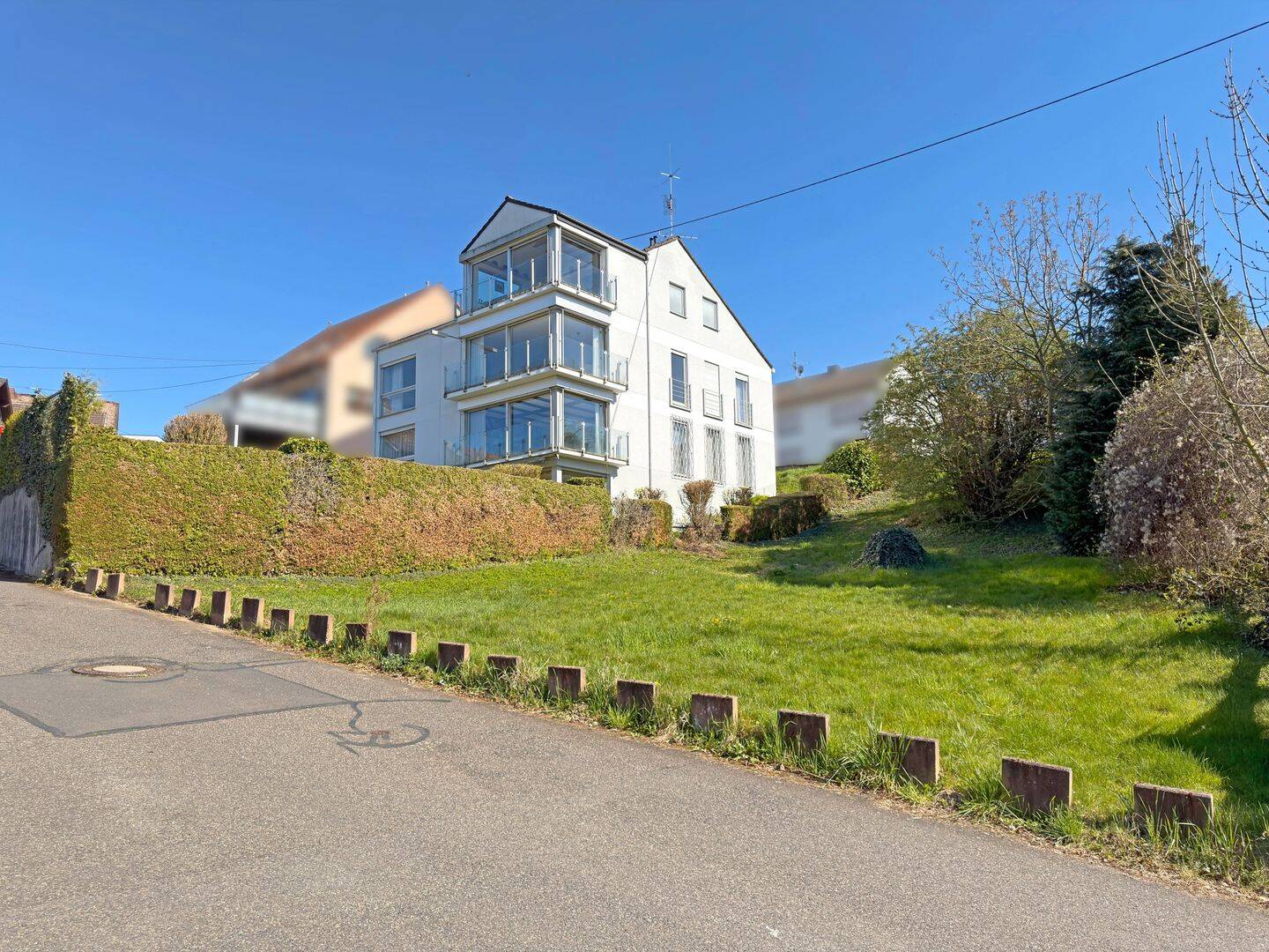 Exklusives Einfamilienhaus mit Rhein-Panoramablick und zusätzlichem Grundstück