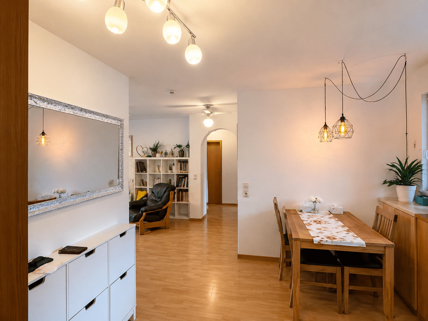 Charmante 4,5-Zimmer-Eigentumswohnung mit Südbalkon und Tiefgaragenstellplatz in Reichenberg zum Verkauf – Reichenberg – Vorschaubild 5