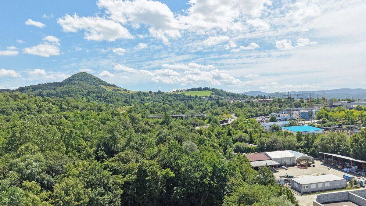 Ihr neues Zuhause mit Weitblick im 9. OG – Reutlingen – Vorschaubild 2