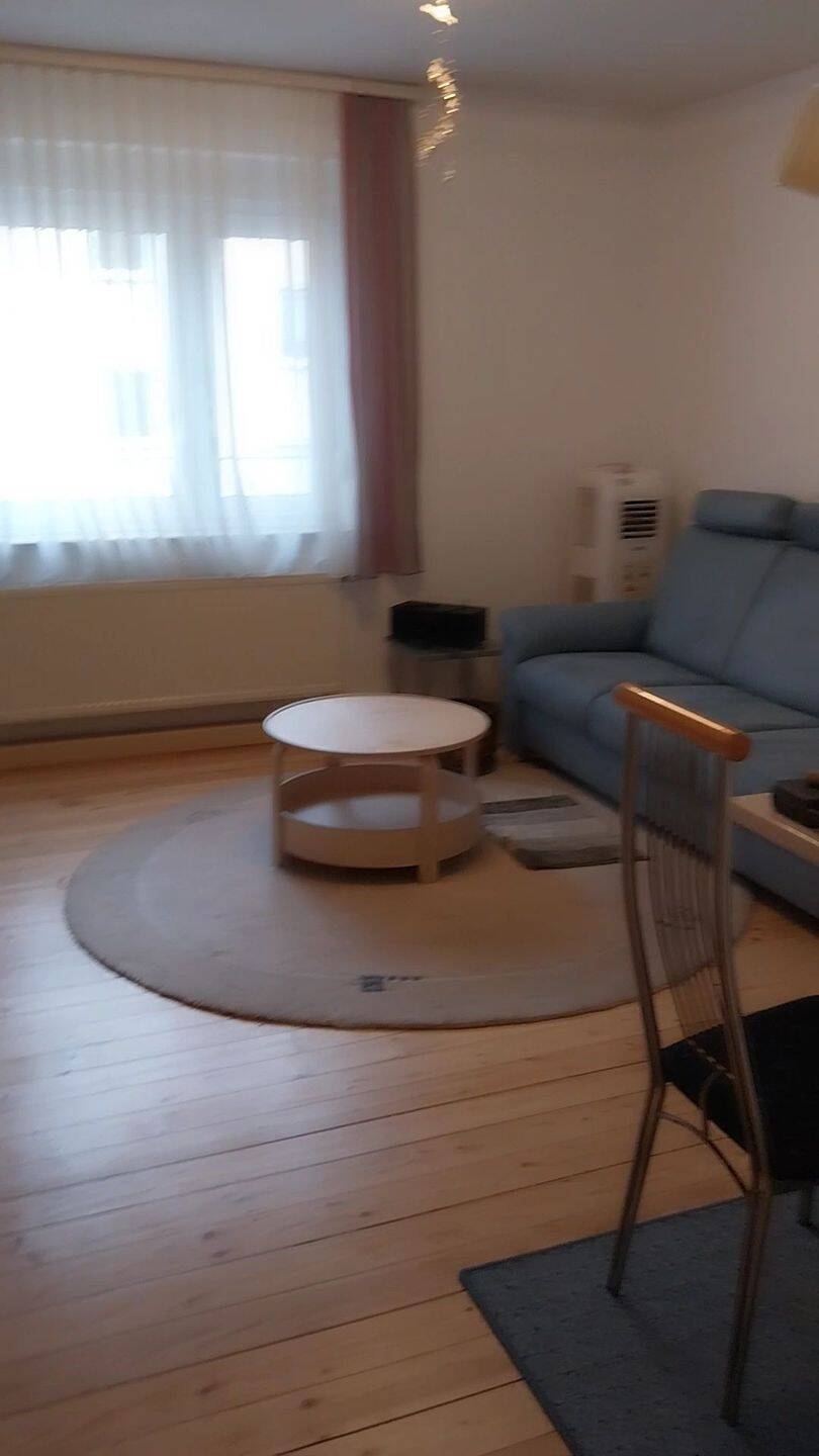 Helle 2 Zimmer Wohnung mit EKB und Balkon – Nürnberg – Vorschaubild 3