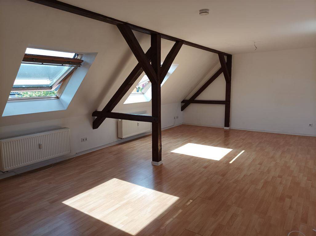 Schöne Dachgeschosswohnung - jetzt von der Osteraktion profitieren!
