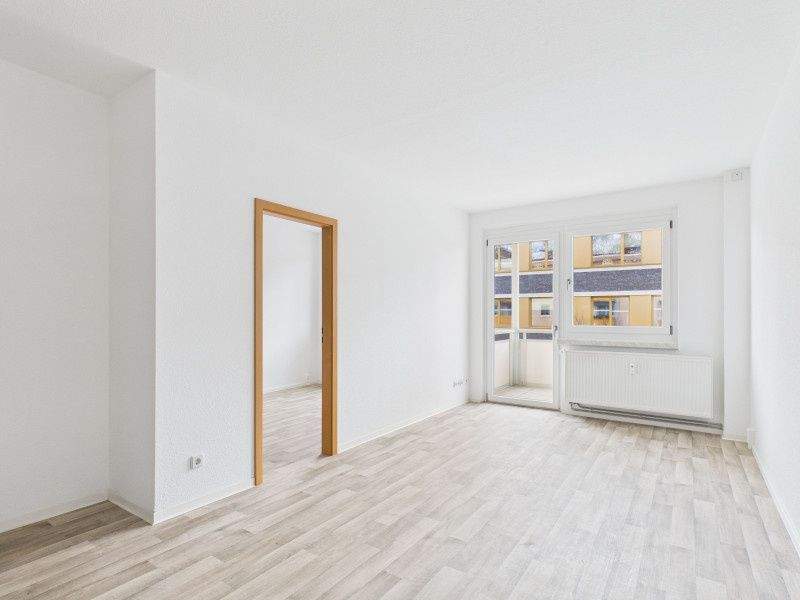 3-Raum-Wohnung mit Balkon auf dem südlichen Sonnenberg – Chemnitz – Bild 1 von 7