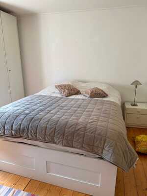 Helle 2-Zimmer-Dachgeschosswohnung mit großem Sonnenbalkon nahe Berger Straße – 60316 Frankfurt am Main – Vorschaubild 3